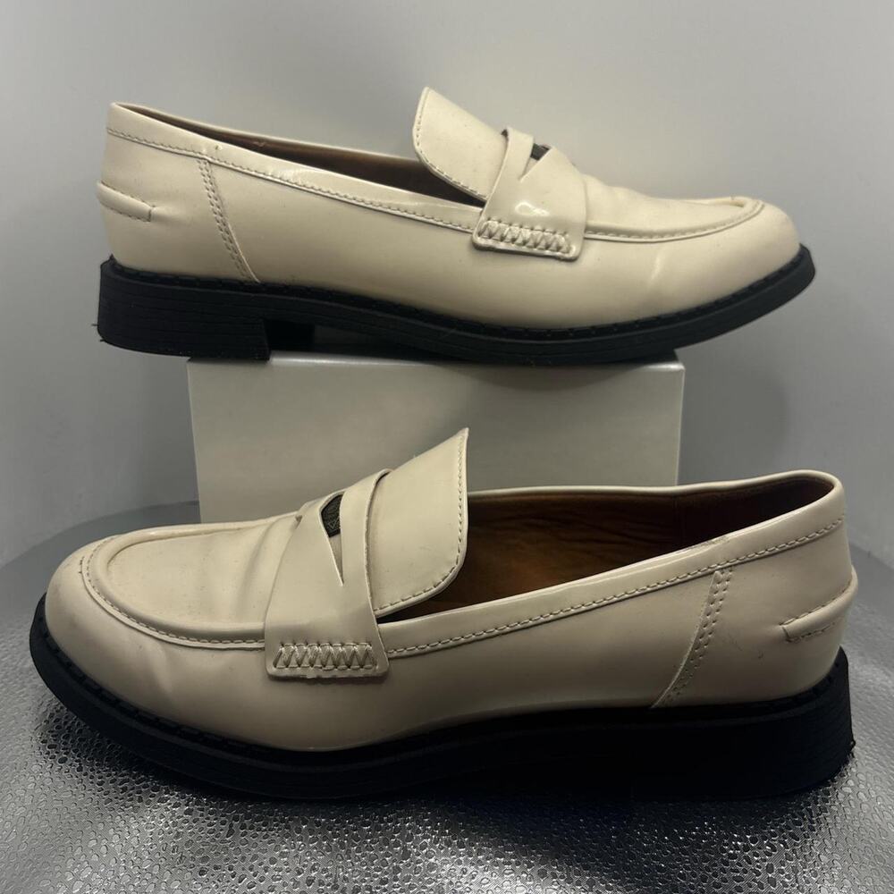 Zodiac Cream Leather Loafers Women’s Size 9 Beige Slip On Dress Shoes - Picture 2 of 8